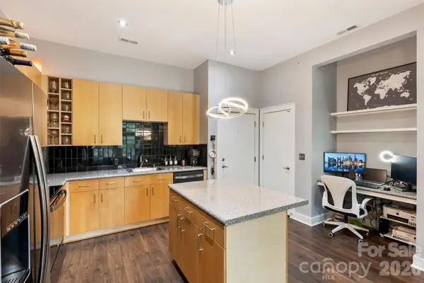 694 N Davidson ST, Charlotte, NC 28202