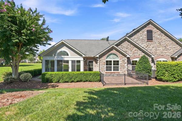 821 Ledgestone CT, Tega Cay, SC 29708