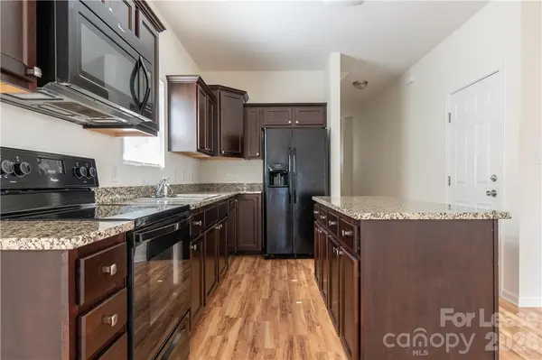 108 Lookout Point PL, Mooresville, NC 28115
