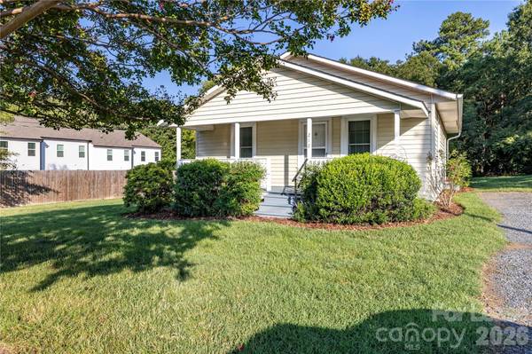 212 E 1st ST, Oakboro, NC 28129