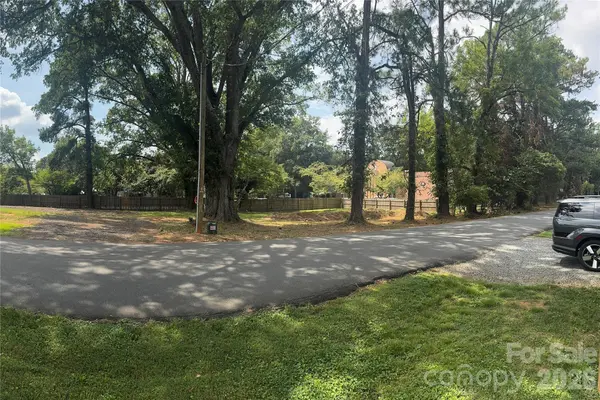 4420/4424 Castleton RD, Charlotte, NC 28211