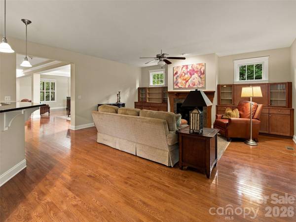 24 Greenwells Glory DR, Biltmore Lake, NC 28715