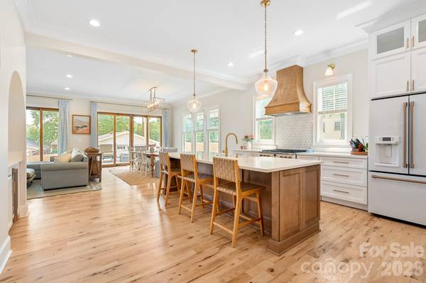 2800 Hilliard DR, Charlotte, NC 28205