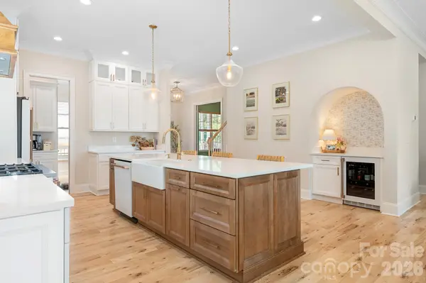 2800 Hilliard DR, Charlotte, NC 28205