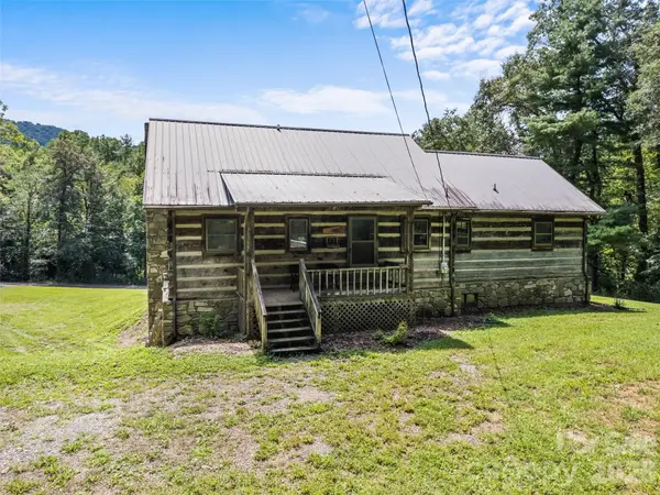 831 Qualla RD, Waynesville, NC 28785