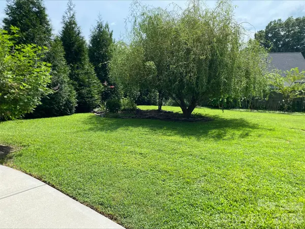 222 Juanita DR, Pineville, NC 28134