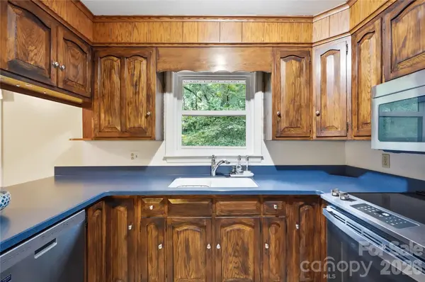 4819 Carousel DR, Charlotte, NC 28212