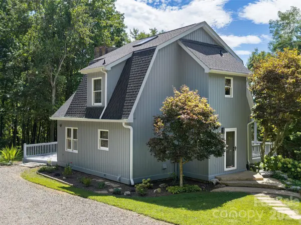 225 Long Branch RD, Swannanoa, NC 28778