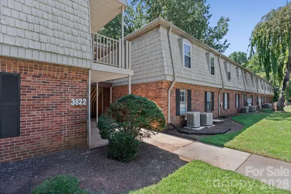 3822 Country Club RD #Unit #I, Winston Salem, NC 27104