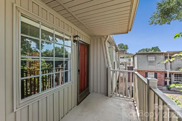 3822 Country Club RD #Unit #I, Winston Salem, NC 27104
