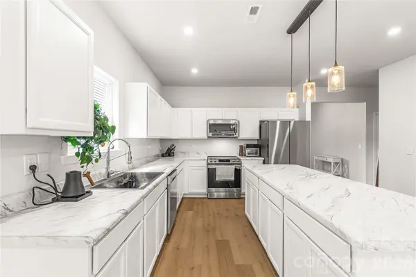 9022 Evercrisp LN, Charlotte, NC 28215