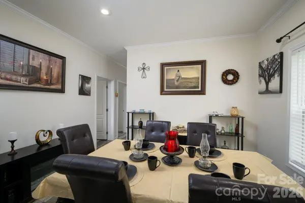 324 Plemmons PL, Marion, NC 28752