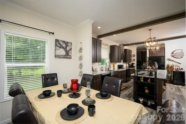324 Plemmons PL, Marion, NC 28752