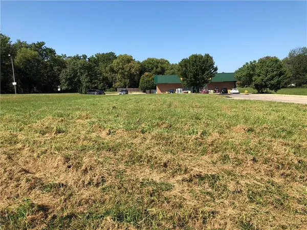222 N MADISON ST, Raymore, MO 64083