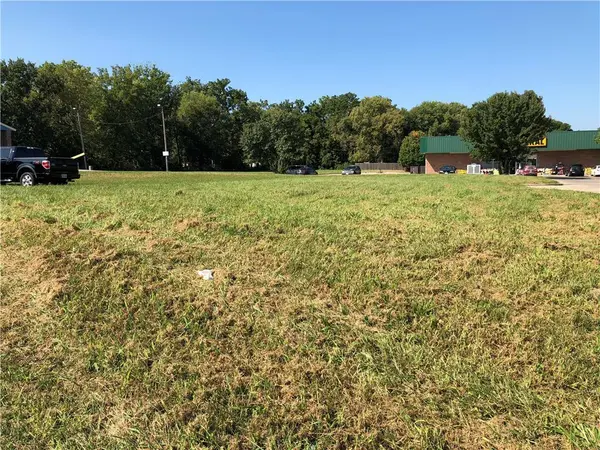 222 N MADISON ST, Raymore, MO 64083