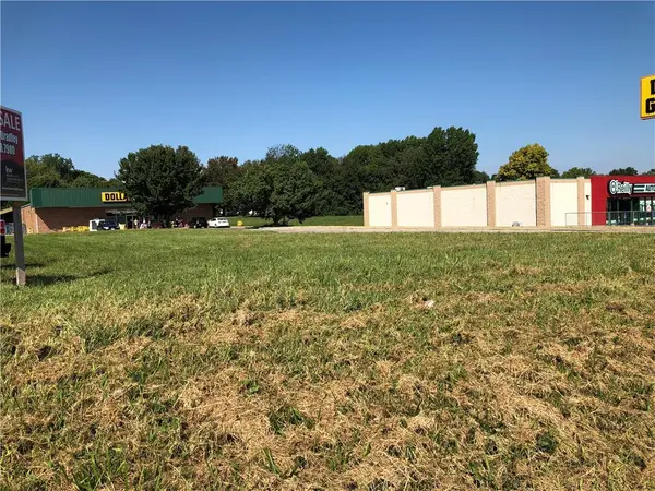 222 N MADISON ST, Raymore, MO 64083