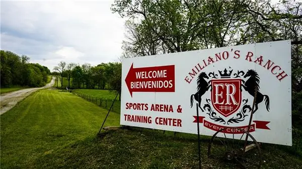 312 E 233 ST, Cleveland, MO 64734