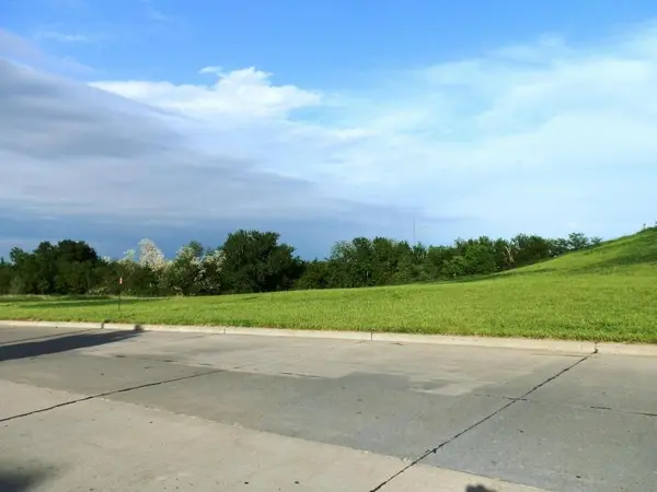 5421 N Pointe (Lot 2B) RD, St Joseph, MO 64506