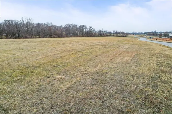 Meadowlark LN, Excelsior Springs, MO 64024