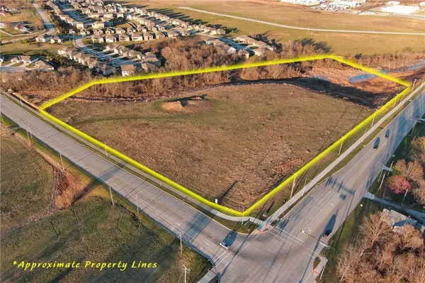 1964 Eisenhower RD, Leavenworth, KS 66048