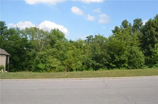 7001 N Norton AVE, Gladstone, MO 64119