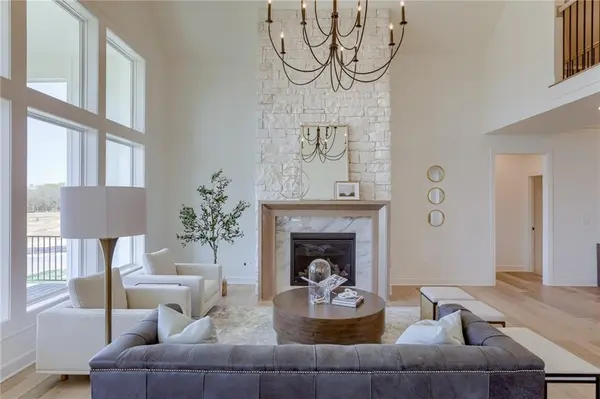 2432 W 177th ST, Overland Park, KS 66085