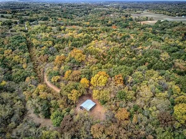 W 108th ST, Orrick, MO 64077