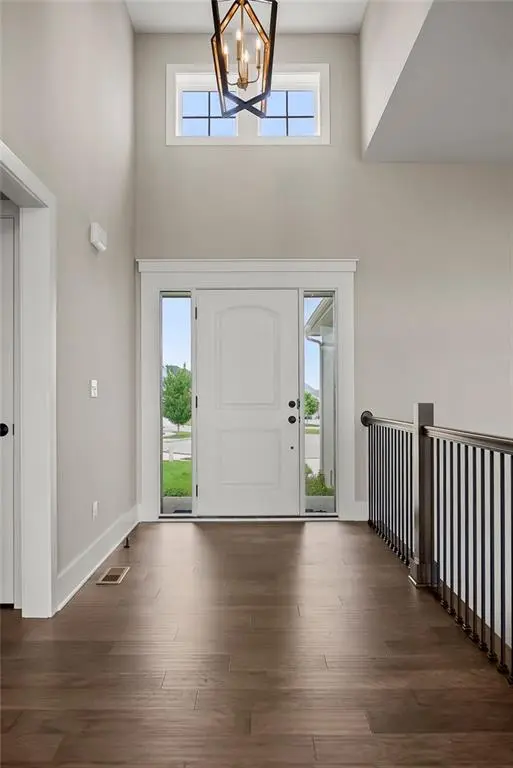 24625 W 126th TER, Olathe, KS 66061