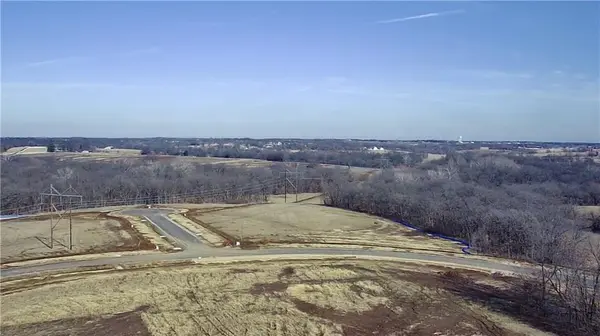 14412 Stringtown CT, Lake Lotawana, MO 64086