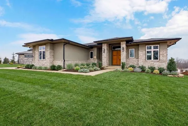 2805 W 175th PL, Overland Park, KS 66085