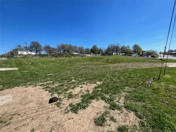 225 W Young ST, Warrensburg, MO 64093