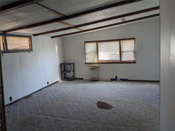900 E Main ST, Princeton, MO 64673
