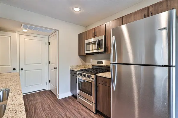 1502 NE Shale CT, Grain Valley, MO 64029