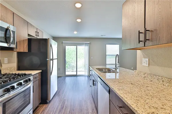1502 NE Shale CT, Grain Valley, MO 64029