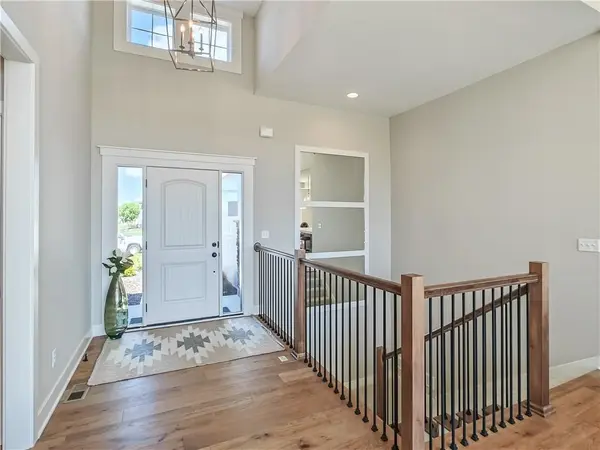 16181 W 166th CT, Olathe, KS 66062