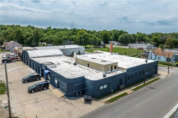 904 S 22nd ST, St Joseph, MO 64507