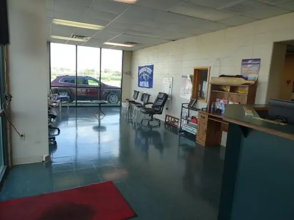 106 S Sunset View ST, Butler, MO 64730