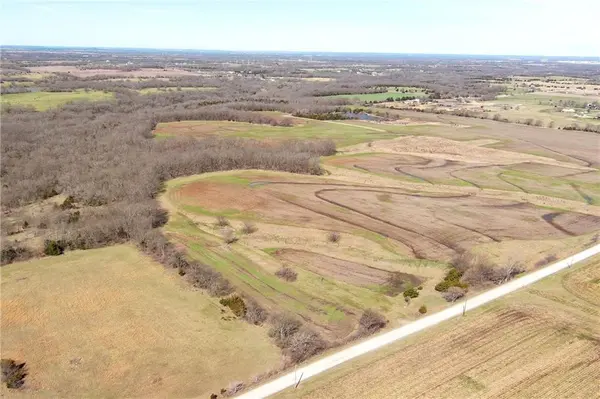 15490 Waverly RD, Gardner, KS 66030