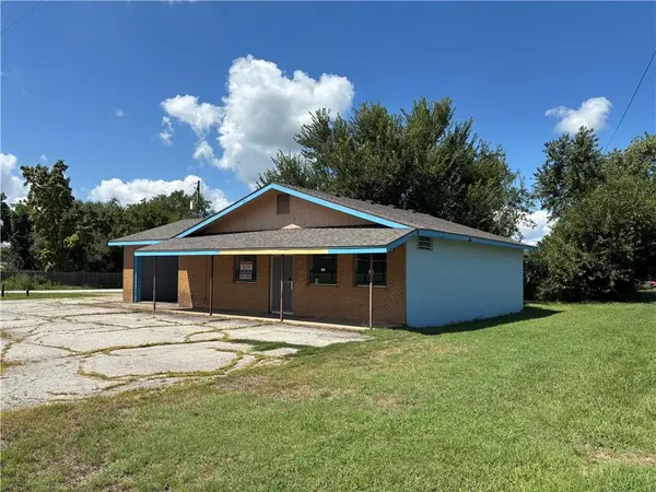 302 E 3rd ST, Lowry City, MO 64763