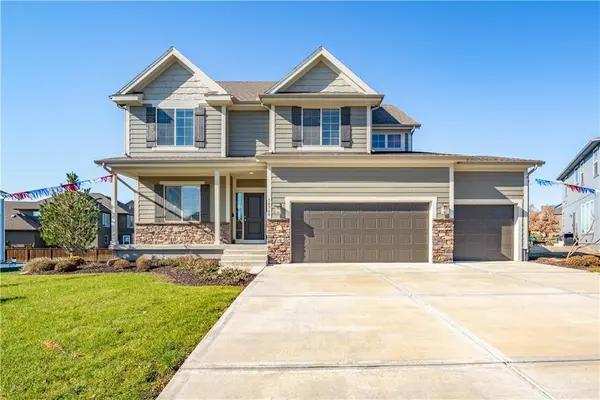 14960 S Red Bird ST, Olathe, KS 66061