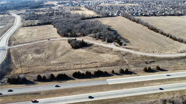 Hedge Lane TER, Shawnee, KS 66226