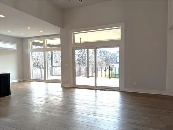 9301 W 168 ST, Overland Park, KS 66085