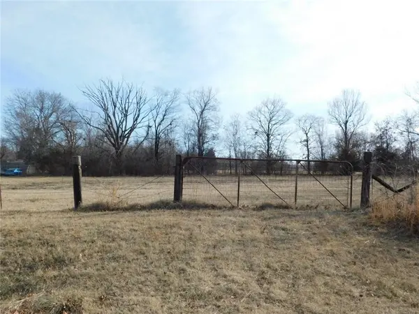4070 Parkview DR, Frontenac, KS 66763
