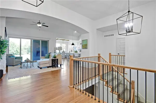 14500 Meadow LN, Leawood, KS 66224