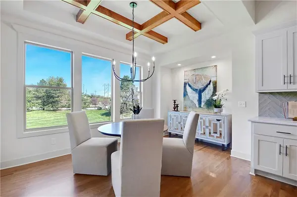 14500 Meadow LN, Leawood, KS 66224