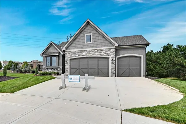 14500 Meadow LN, Leawood, KS 66224