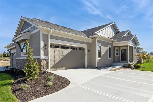 11433 S Waterford DR, Olathe, KS 66061