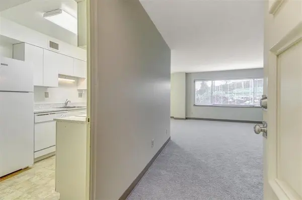 4550 Warwick BLVD #106, Kansas City, MO 64111