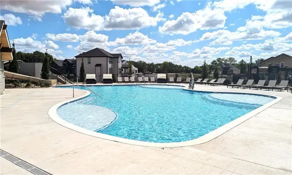 9371 W 170 TER, Overland Park, KS 66085