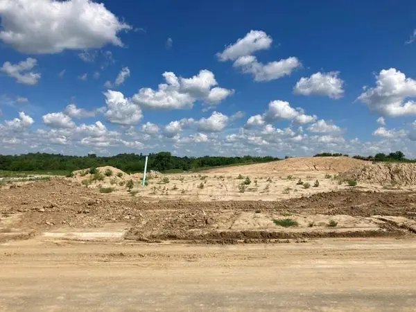 4601 Valley Ridge CT, St Joseph, MO 64505